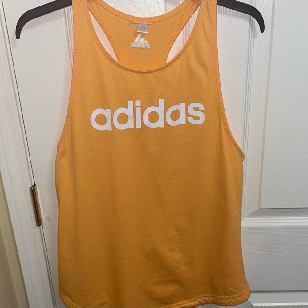🦋Adidas tank 5/25$